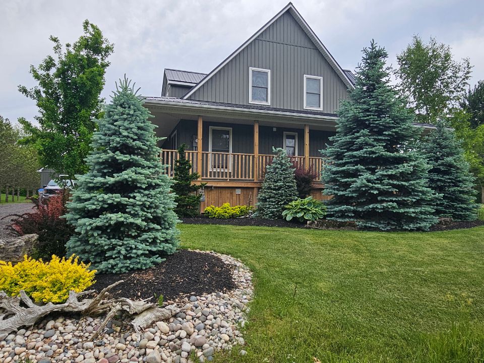 Lakestone Cottage front view